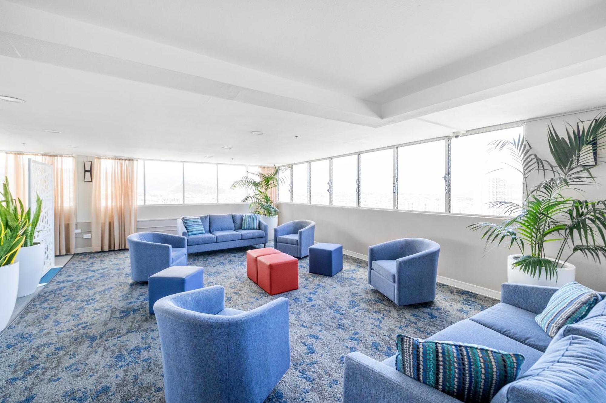 Steps To Waikiki Beach! Newly Renovated With 75" Tv Хонолулу Екстериор снимка