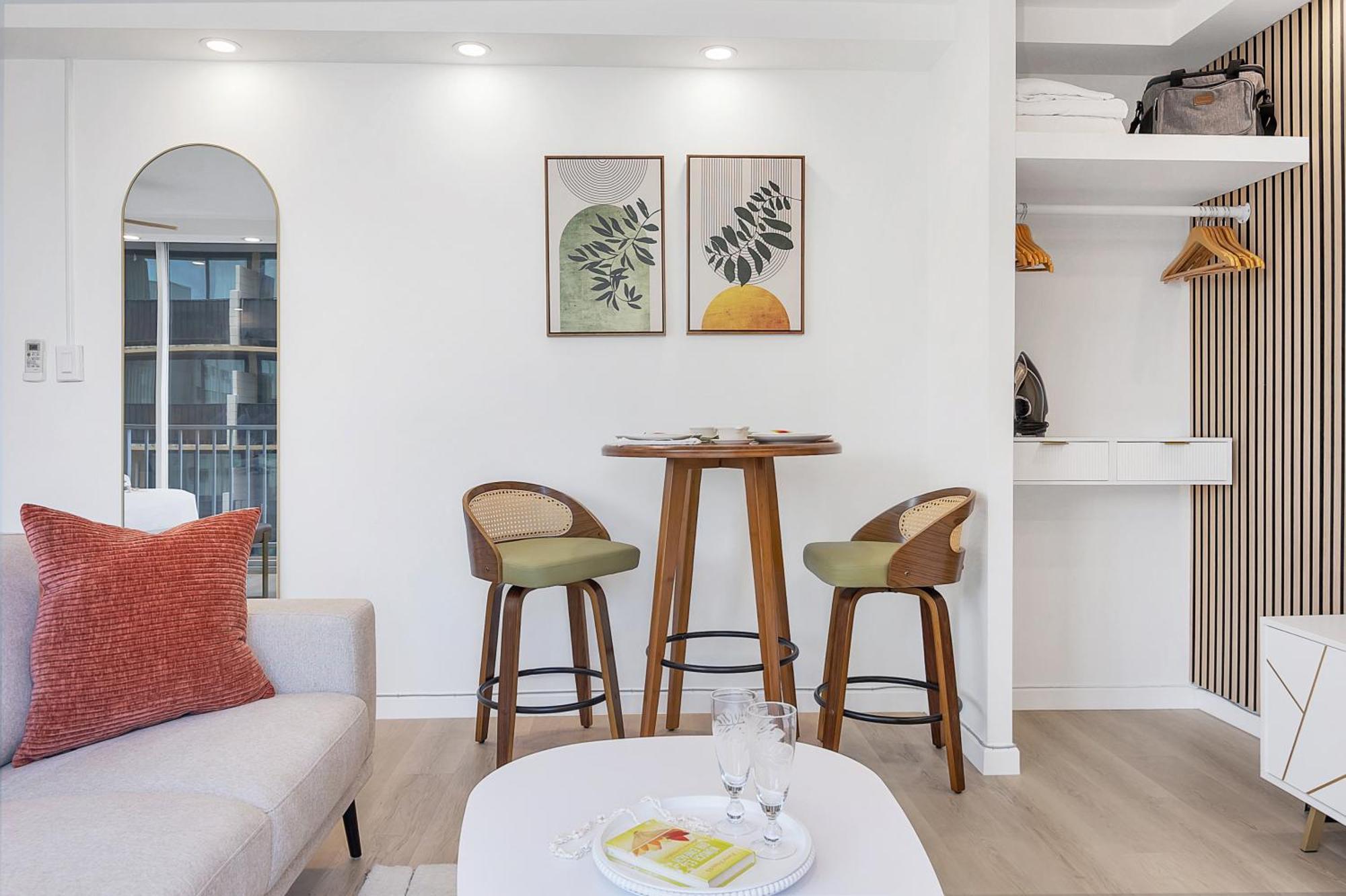 Steps To Waikiki Beach! Newly Renovated With 75" Tv Хонолулу Екстериор снимка