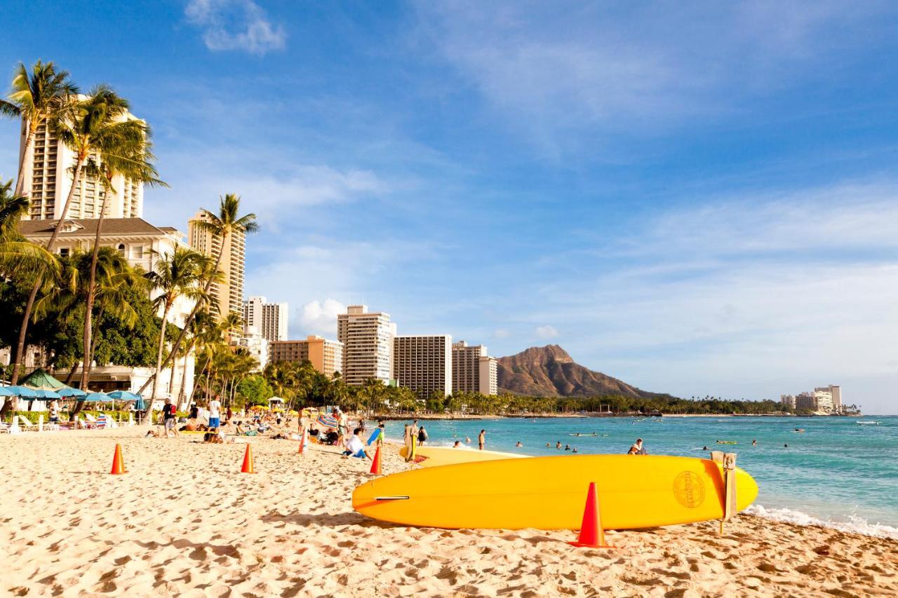 Steps To Waikiki Beach! Newly Renovated With 75" Tv Хонолулу Екстериор снимка